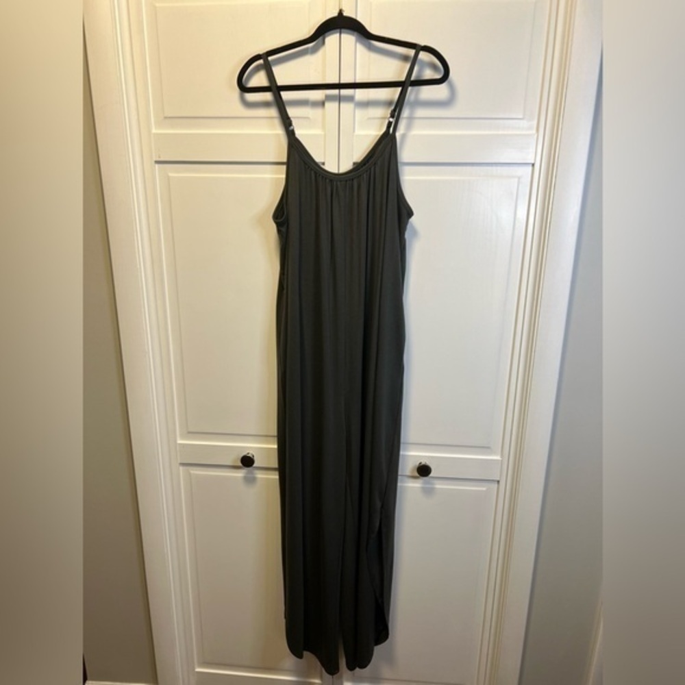 NWT Zenana Wide Leg Sleeveless Lounge Jumpsuit/Romper Size Women’s 2X Color Gray